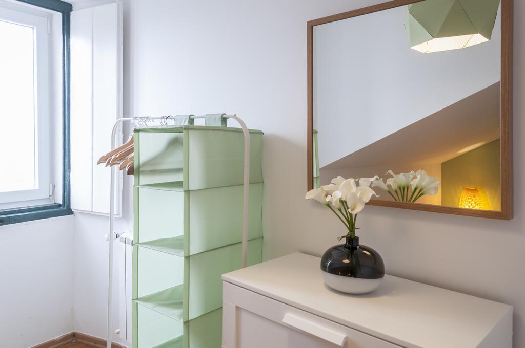 Contemporary Lisbon Apartment In Historical Chiado Exterior photo