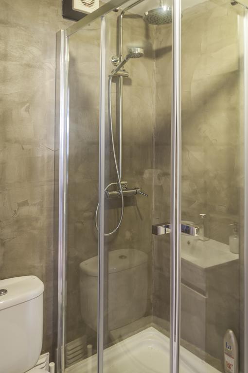 Contemporary Lisbon Apartment In Historical Chiado Exterior photo
